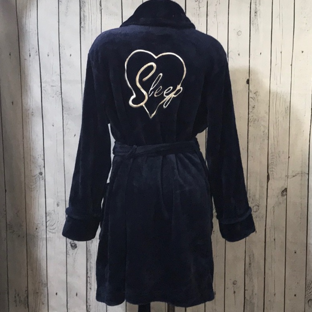 NwoT super soft faux fur robe Glitter SLEEP embroidered on back - Picture 1 of 8